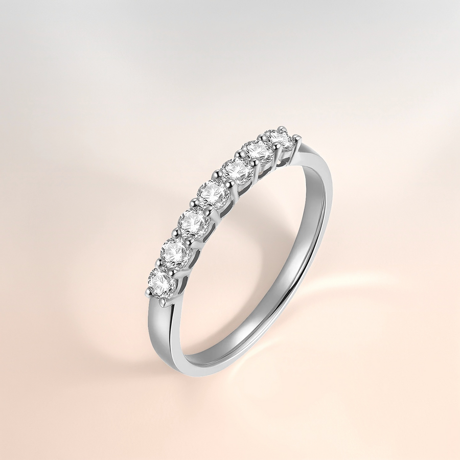 Rings from the agèa collection